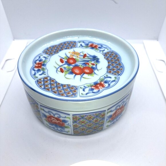 Trinket box porcelain Japan 4" dia x 2" ht - Picture 1 of 6